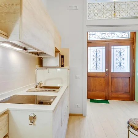 Madame Bari' Suite Apt In The Heart Of Bari Exterior photo