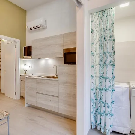 Madame Bari' Suite Apt In The Heart Of Bari Exterior photo