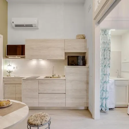 Madame Bari' Suite Apt In The Heart Of Bari Exterior photo